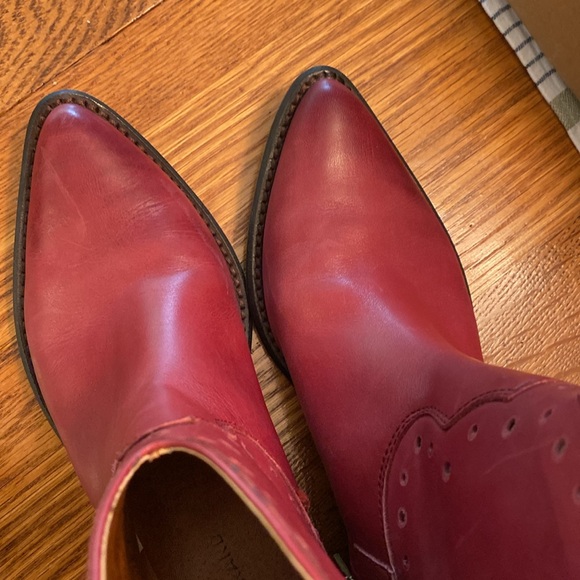 LuckyBrand size 10m cranberry boots - Picture 3 of 7